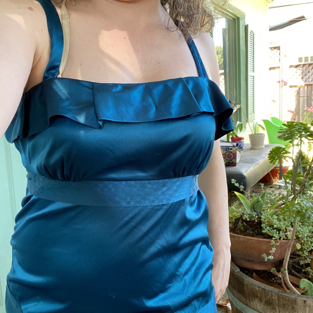 🌴 5/$50 Pretty Blue Silky tie-back Shirt-Women’s L
